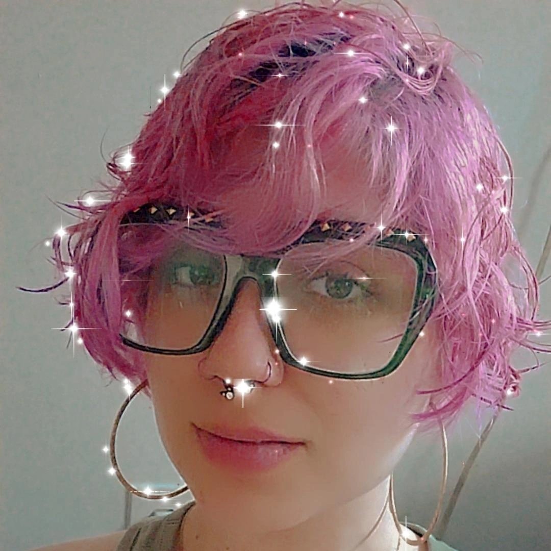 somethinghippie's tweet photo. #NewProfilePic just thought I would change it before another hair change #sparkly #bipolarhaircolors https://t.co/ZHWGnylCQe
