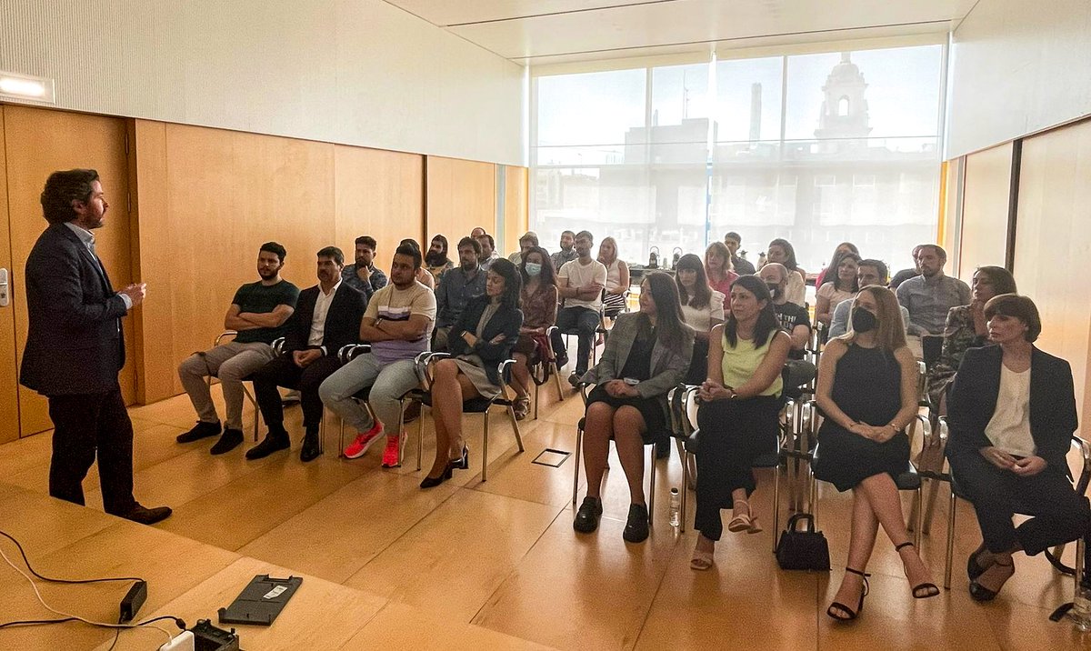 ¡Es genial poder ver al #USTeam junto de nuevo!💪🏻

La semana pasada tuvimos dos Town Hall muy especiales en Barcelona y Zaragoza, presididos por <a href="/JRFontan/">Juan Fontan</a>, <a href="/JoseMSalamanca/">José Salamanca</a>, <a href="/Alberto_Blanco/">Alberto Blanco</a> y <a href="/enr_caballero/">Enrique Caballero</a>.

¿Tú también quieres formar parte del USTeam?⬇️ bit.ly/3tK6KHG