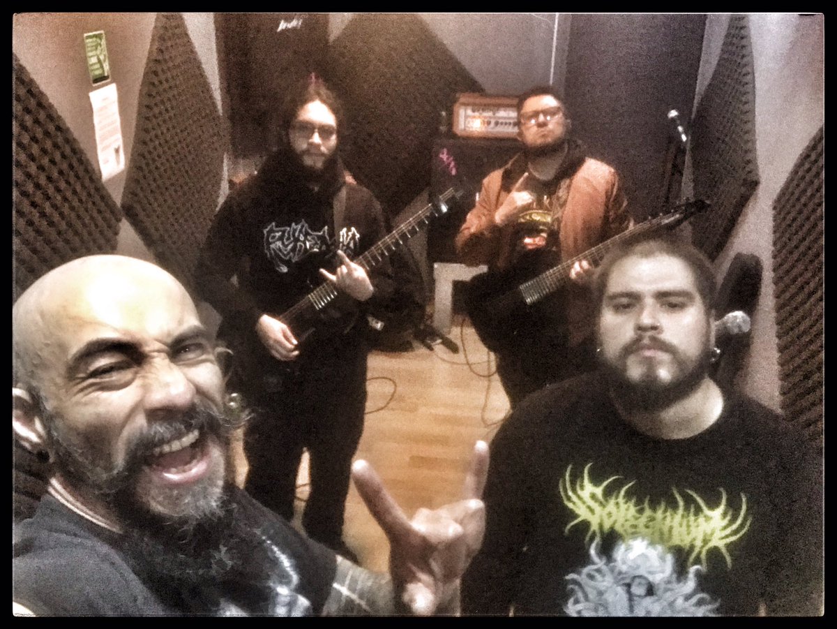 Ordenando todo para continuar creando! ENDARK avanzando en nuevas canciones 🤘🏼😈🤘🏼Rodrigo Vásquez Alemán, Enzo Martínez, Daniel Lara