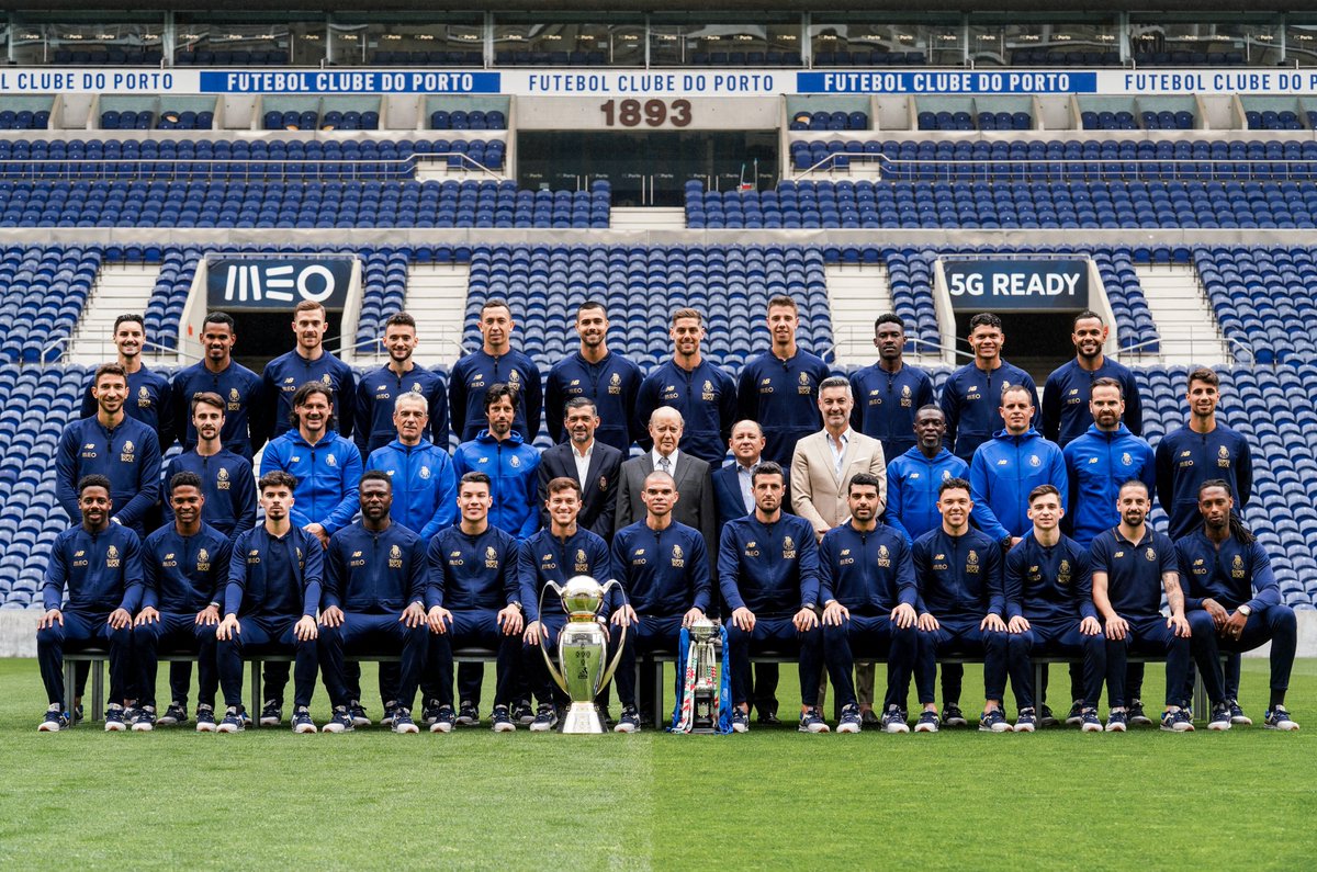 FCPorto's tweet photo. ⭐ 𝐅𝐔𝐓𝐄𝐁𝐎𝐋 𝐂𝐋𝐔𝐁𝐄 𝐃𝐎 𝐏𝐎𝐑𝐓𝐎 ⭐
🏆Campeão Nacional e Vencedor da Taça de Portugal 2021/22🏆

#FCPorto #CAMP30ES #DO9RADINHA https://t.co/Ve4wciz1pV