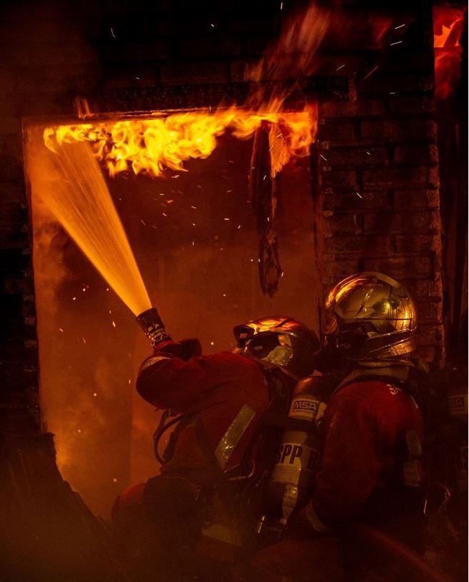 PompiersParis's tweet image. Vous avez été nombreux à nous rendre visite à l&apos;occasion du Vincennes Images Festival ce weekend.
Vous n&apos;avez pas pu venir ? Retrouvez les plus belles photos de nos soldats de l&apos;image sur notre feed INSTAGRAM 👇 
instagram.com/pompiers_paris…