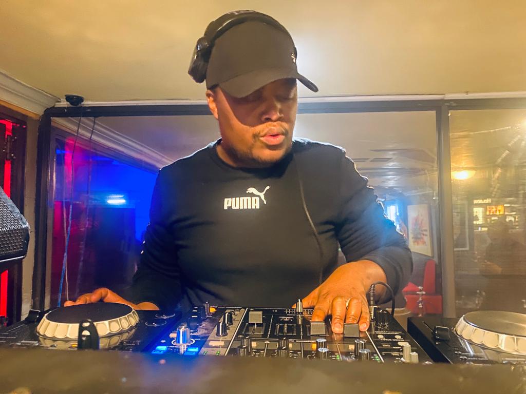 Drumkidmusic's tweet photo. Shout out to everyone who came through yesterday at @TheThoughts051 Cc @Pablo_Khumalo @Kaygeewabloem @Soul_Varti @BLCKMN_AT https://t.co/Kv2ligrLPy