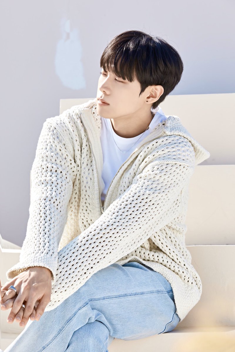 Demian_tweet's tweet photo. 세상 모든 딜라이트 좋은 하루!! To, De:lighties all over the world: have a great day 😉 https://t.co/Ri8fFhUSuK