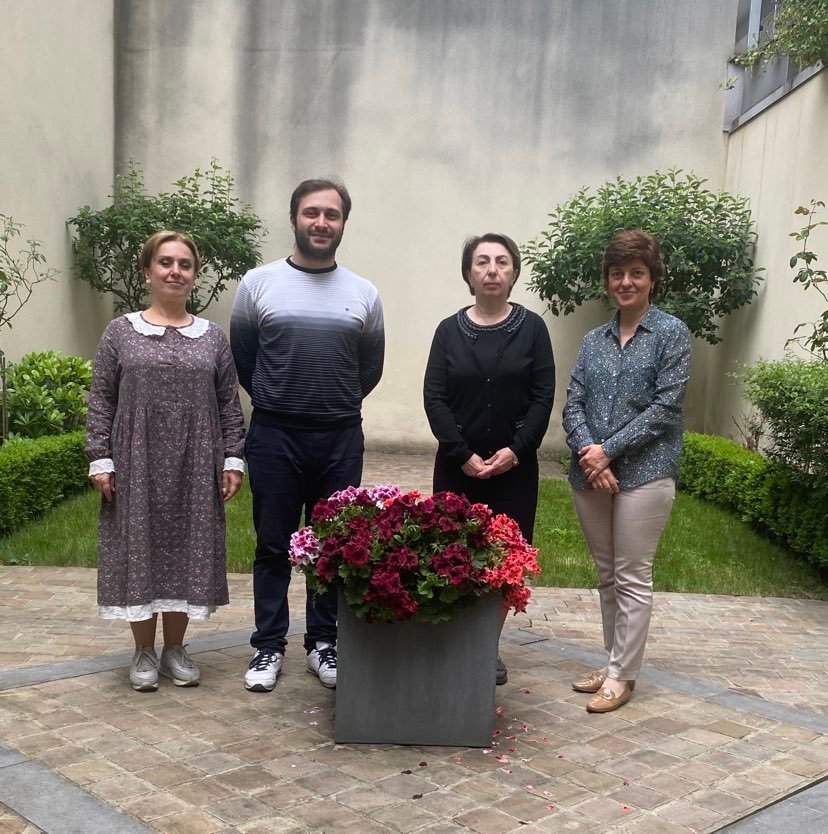 ArminBXL's tweet photo. What a pleasure to host Hayk Sukiasyan 🎻, who represented #Armenia 🇦🇲at the "Concours Reine Elisabeth." Will continue following a promising career and hope to see you soon in #Brussels or anywhere else in the world! 
#Armenia 
@CellistHayk
 @qelisabethcomp
#cello2022 https://t.co/b7JogNWtJp