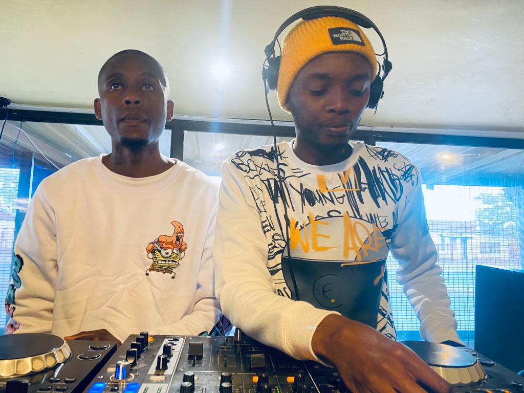 Shout out to everyone who came through yesterday at <a href="/TheThoughts051/">The Thou'ts Lounge</a> Cc <a href="/sech091/">Setjhaba Matsoso</a> <a href="/Thereal_Tsoul/">T-Soul the Drumkid</a> <a href="/MfekaSabatone/">SABATONE</a>