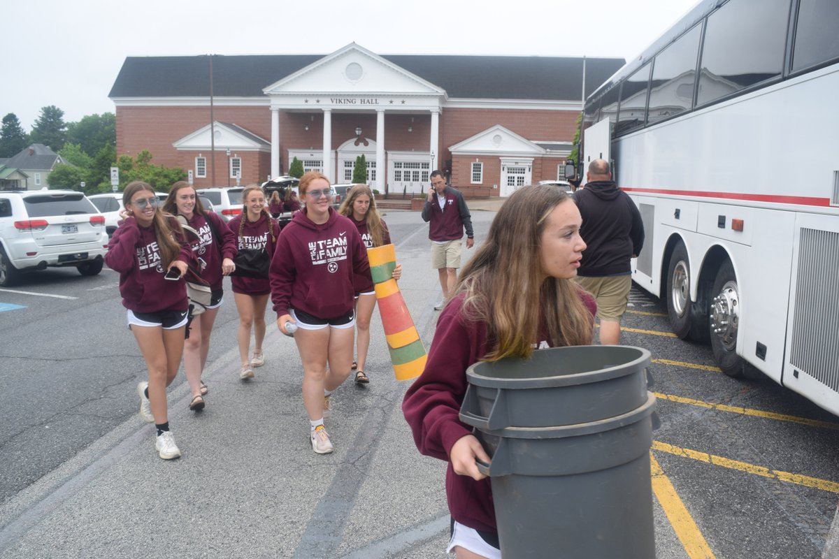 THSGameDay's tweet photo. @BTCS_THS has 64 Student-Athletes and Coaches Headed to Murfreesboro this week to compete in the TSSAA State Championship. Congratulations Baseball, Softball, Tennis, and Track &amp; Field Athletes! https://t.co/0tNjFSRMl2