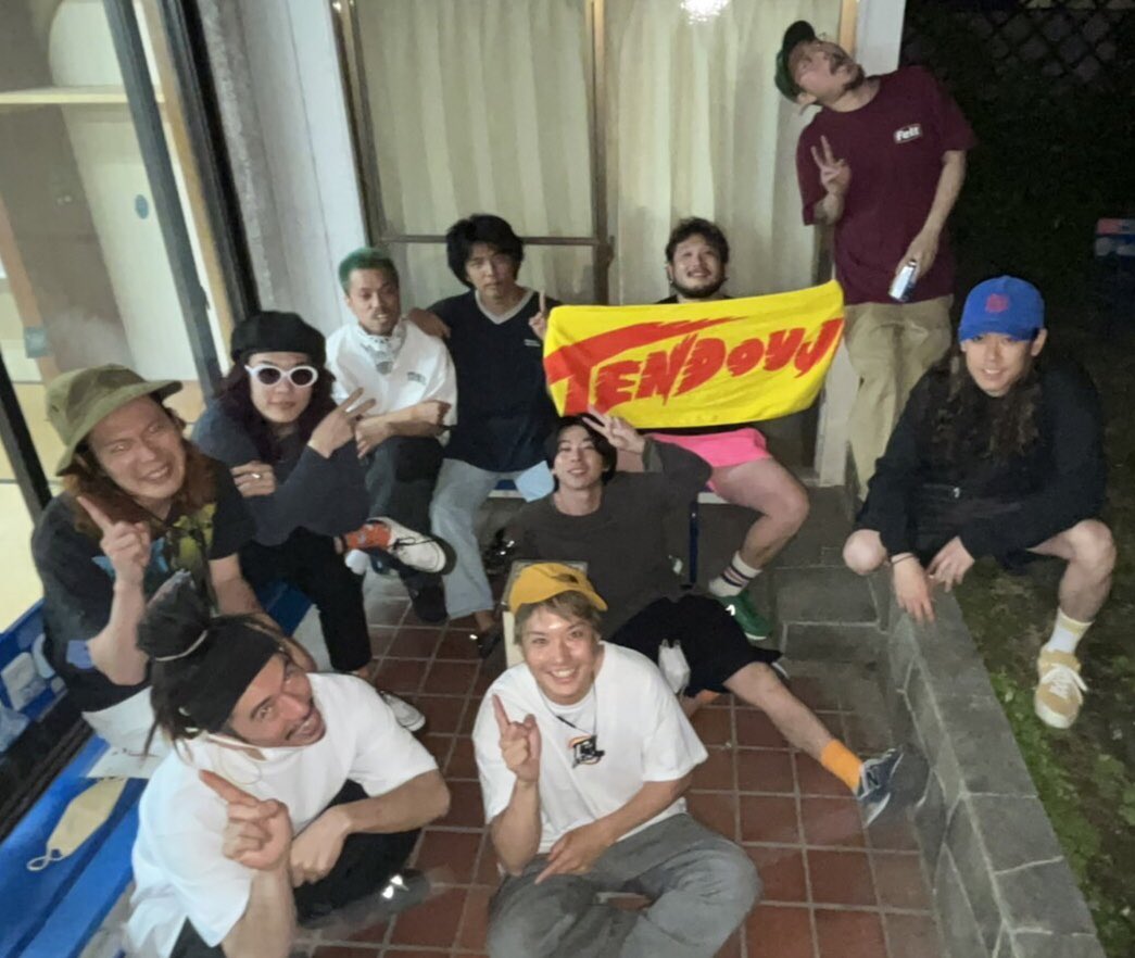 TENDOUJItw's tweet photo. E.P.P@名古屋CLUB UPSET
with SPARK!!SOUND!!SHOW!!

スサシと荒くれたNIGHT🌛
スーパー楽しかったです！みんなありがとう。また盛り上がりましょう😇
遊びに来てくれたENTHと一緒に📸 https://t.co/IMDQWVgpj8