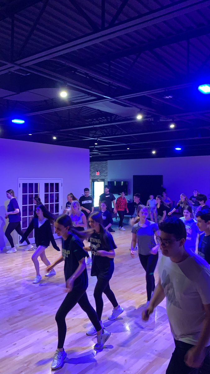 DRodSpanish's tweet photo. Upper level Spanish classes in action in the dance studio. @DschneiderBUFSD @principalBUFSD  #wearebethpage https://t.co/JJn8iX18Yp