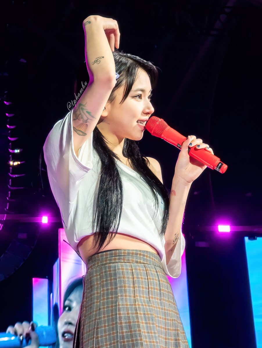 tphamBU's tweet photo. 051522 - Twice in Los Angeles, Day 2 #TWICE_4TH_WORLD_TOUR_ENCORE #TWICE #shotonpixel #CHAEYOUNG https://t.co/FvQ3MrhZZh
