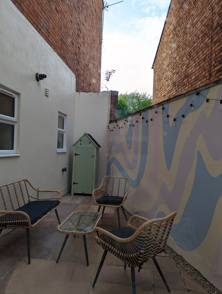 Saskia Watts tweet media