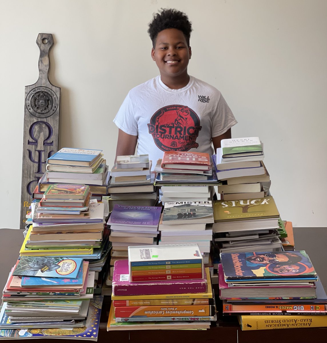 BMSBetaClubR2's tweet photo. Even at the end of the school year, our @BMSatRSD2 #betas are hard at work! Whether they're making card for our troops, collecting and donating hundreds of books, spending time at the Animal Shelter, or helping our at our yard sale, these students are making us proud! #service https://t.co/hCxkVT3gcd