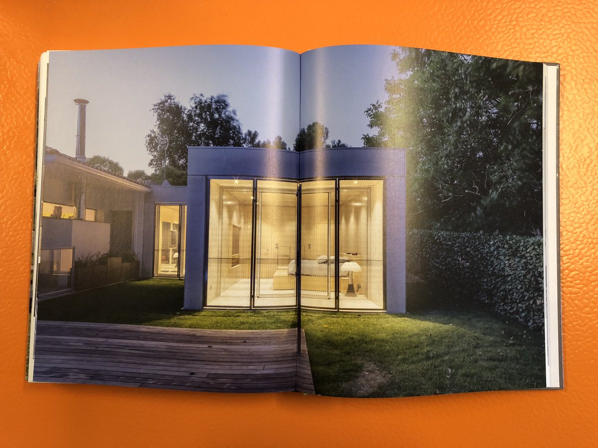 #Livre : nouvel opus signé #booqpublishing, "Architecture Here &amp; Now" revient sur la Maison A, livrée par #TAA #Toulouse en juillet 2020.
Photographie : #LucBoegly 
Plus d'info : bit.ly/3Gc5Mbv
#architecture #book #design #house #villa #teamarchi