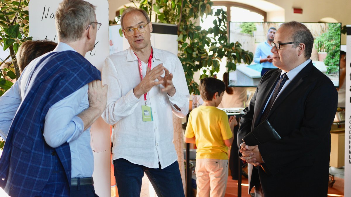 Krisztina Bende tweet media