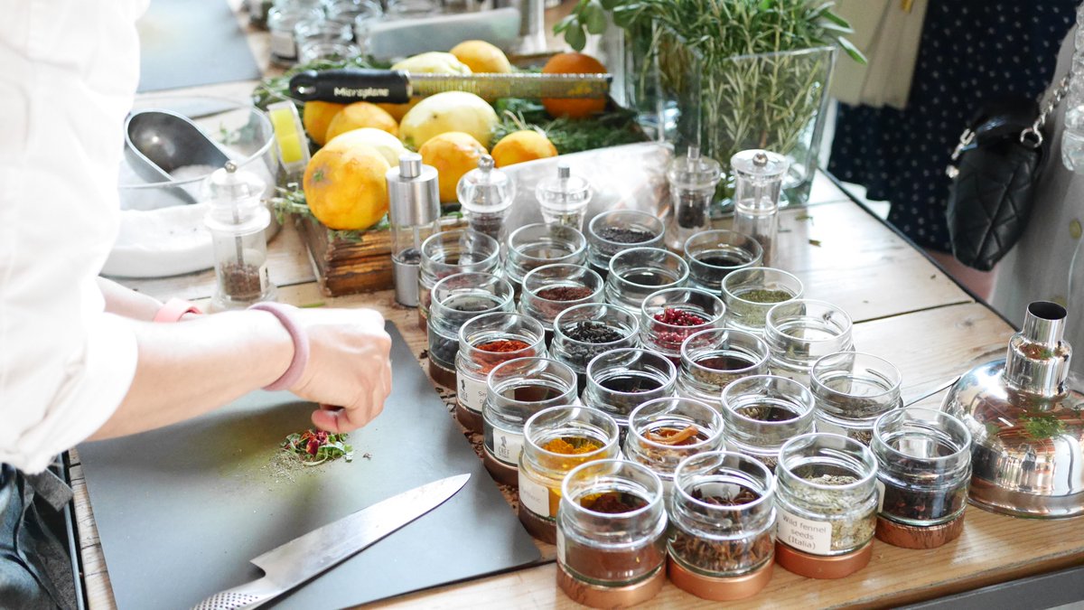 Krisztina Bende tweet media