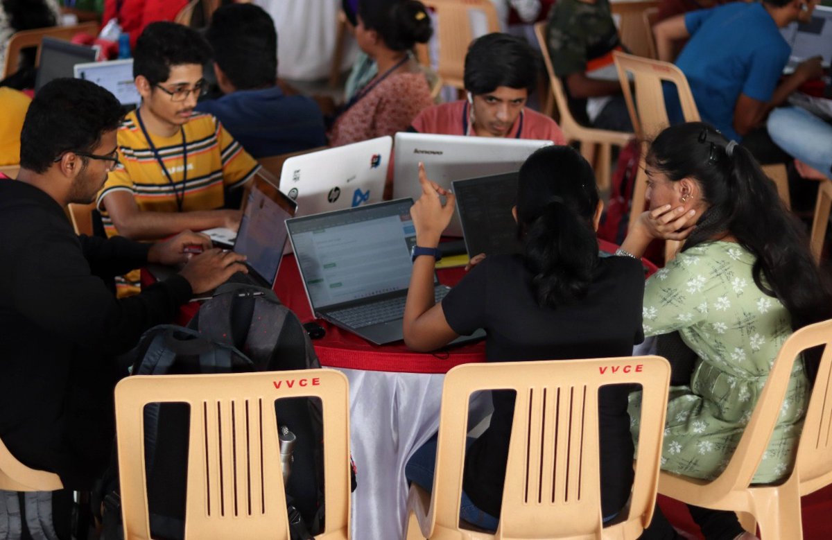 Reskilll's tweet photo. Someone once said- Everything is energy, and that's all there is to it and we can't agree more. 
The atmosphere at @VVCE is electric right now. 

 #codekaregaindia is the anthem at the venue

#azure #technology #community #engineering #energy #developer #collaboration https://t.co/PDDSguYEkz