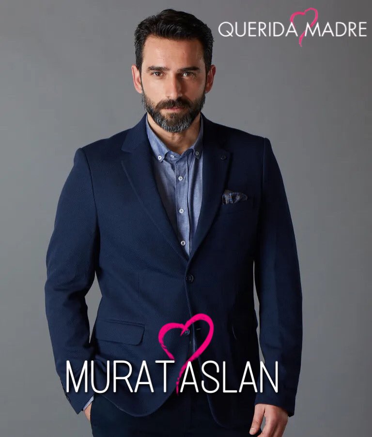 Él es Murat Aslan. El padre de Zeynep es un hombre de negocios carismático, apuesto y brillante. Adora con locura a su familia. Confía en que un reputado médico opere con éxito a Zeynep cuando cumpla los 7 años. #QueridaMadre de lunes a viernes a las 16.00h en <a href="/divinity_es/">divinity</a>