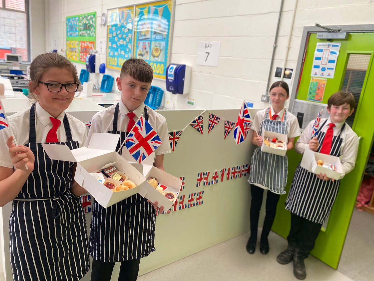 🇬🇧Day 1 of our Queen’s Jubilee Celebrations 🇬🇧We’ve kicked off the week by making Afternoon Tea boxes with <a href="/TeamMoreton7/">Moreton Year 7</a> #challengeyourself #JubileeCelebration #PlatinumJubilee