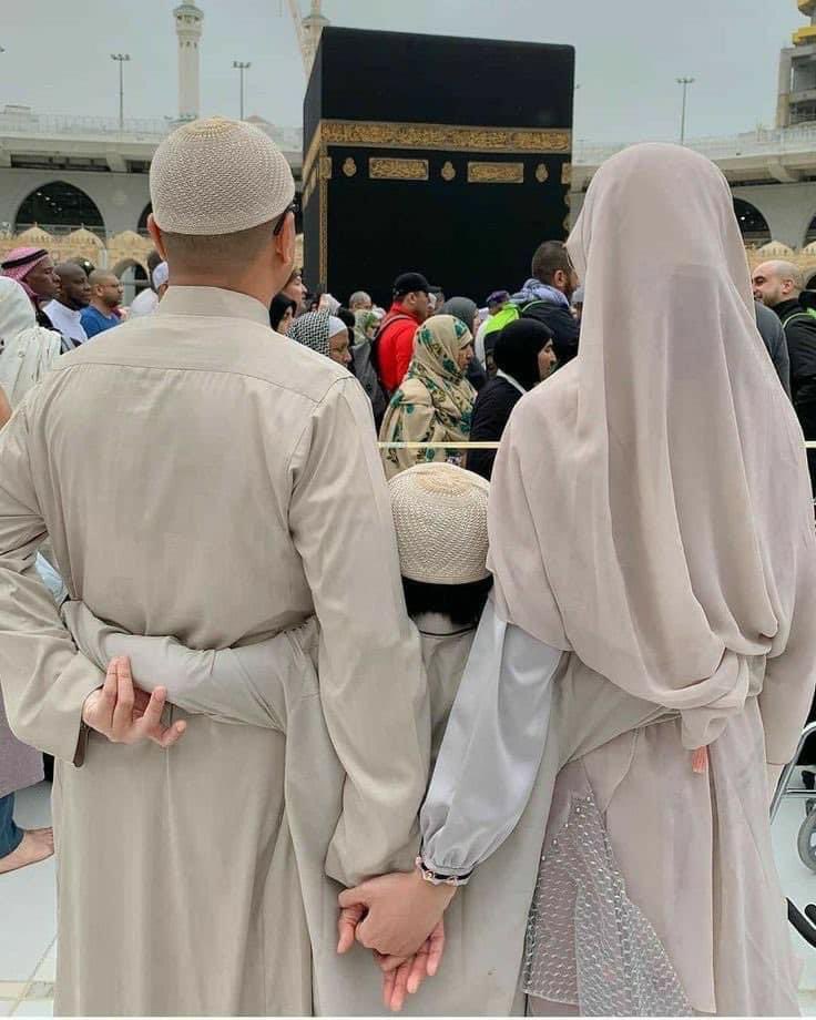 ii_e13's tweet photo. " اللهُمَّ رحلةَ الحُبّ ، مع من نُحِب إلى من نُحِب " 🕋🖤 https://t.co/sU90qDSzXV