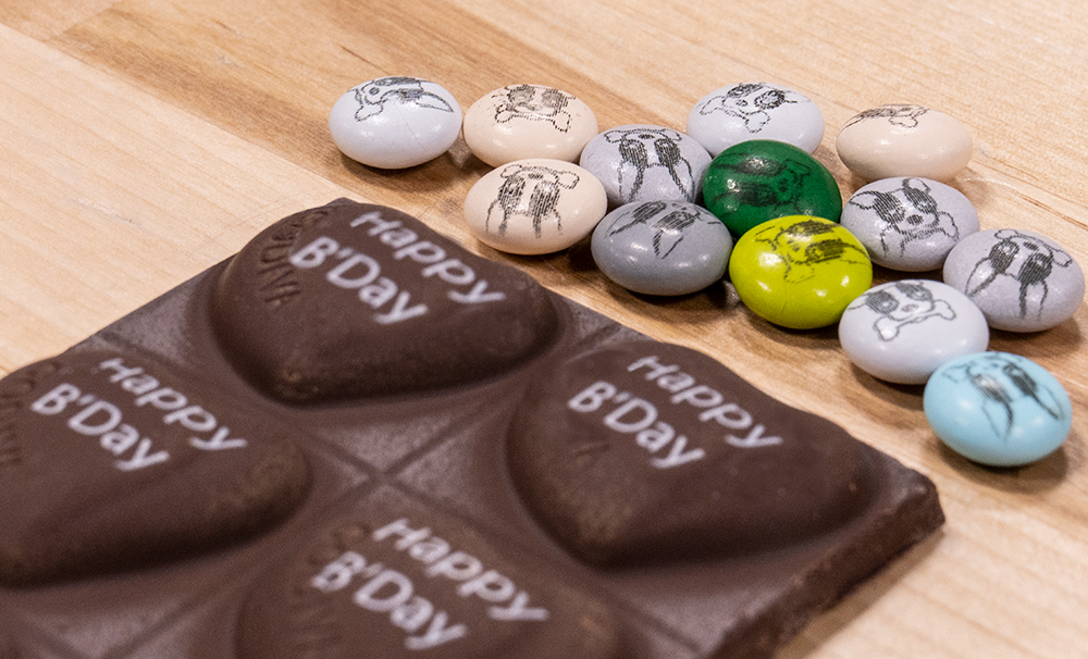 Direct to #food #printing using Fujifilm’s inkjet technology has a variety of benefits. Our single-pass inkjet systems often print fast enough to allow in-line application at today’s production speeds.

Learn more here ⬇️
inkjet-integration.fujifilm.com/served-industr…