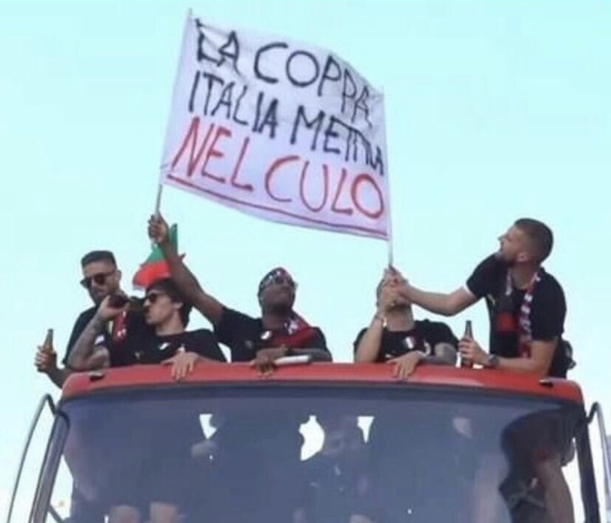 bruno_longhi's tweet photo. Questa non è  rivalità cittadina: è l’espressione del QI dei professionisti della pelota. https://t.co/t3gaVZjmu9