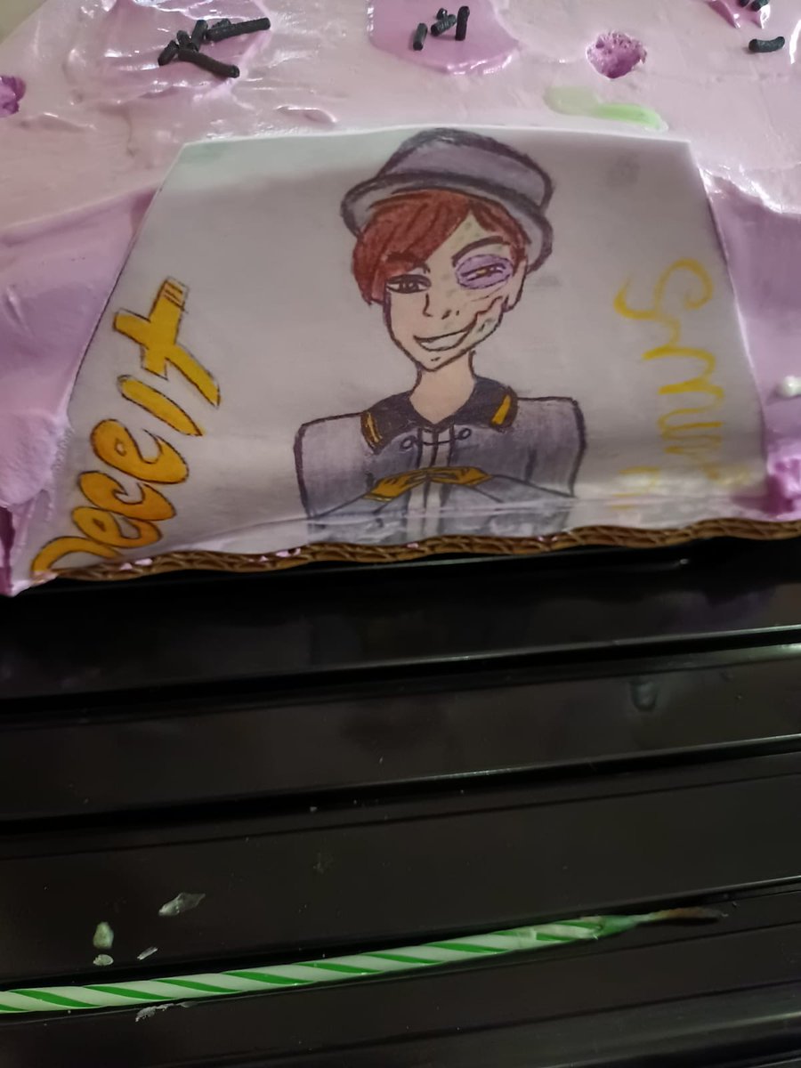MariaMgl18's tweet photo. Well, yesterday i finally got to celebrate my birthday, and being the first one i organized myself, i got to make it sanders sides themed :D my friends and i dressed up a bit like the characters, and even my cake had the sides in it! (That's one of my drawings acutally 😅) https://t.co/cRqQDsYpll