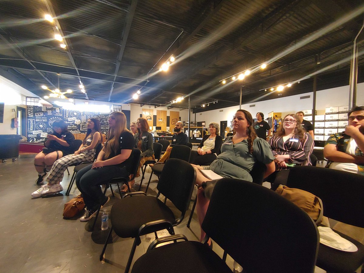 AIGA_Dallas's tweet photo. Our Path to Impact Workshop on Thursday was a huge success! We'd like to thank @printedthreads for donating the use of their beautiful showroom for our event, and for printing these Envision shirts for our facilitators.
#AIGADFW #AIGA #designers #design #DFW #Dallas #PathToImpact https://t.co/7JlA4ea0cH
