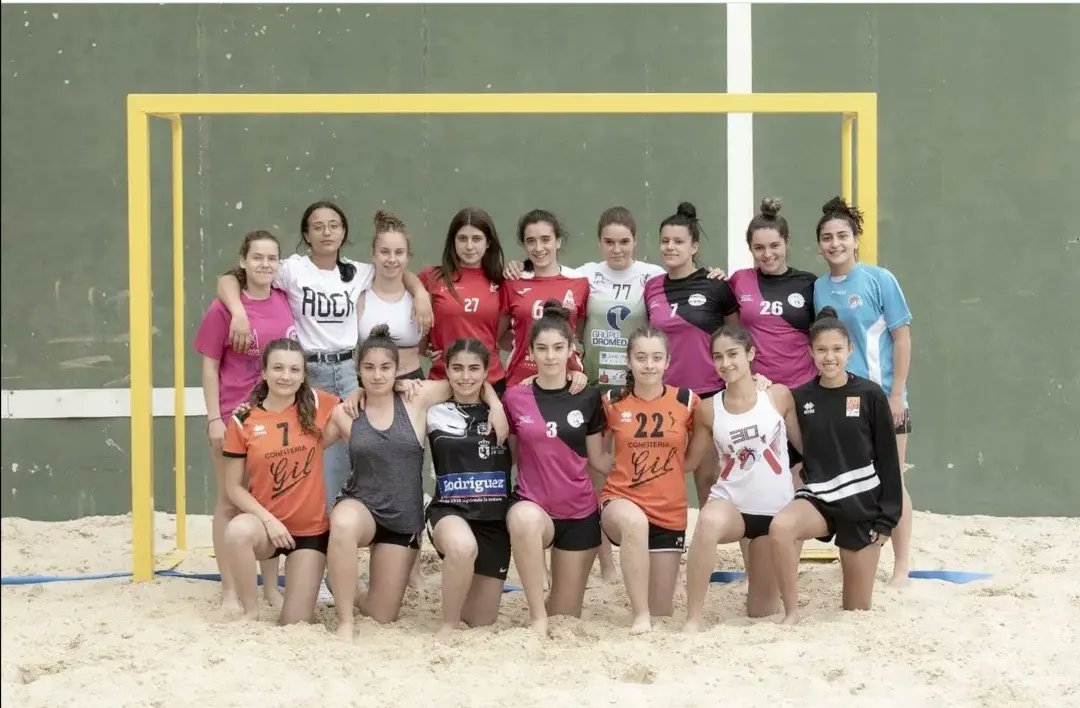 BMArroyo's tweet photo. Por aquí os dejamos unas instantáneas de nuestros chic@s en la concentración que se efectuó ayer domingo en Villacelama.
📷 @black22markus_sport
#bmarroyo #basebmarroyo #deportecyl #fcylbm #estudiossigma #H20 #latablería #papeleríalaflecha #Maradú #HermanosGutiérrezContrucción https://t.co/35e80uqUkI