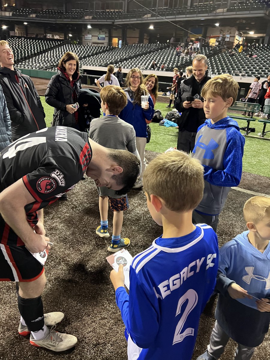 LWE_JV2_Soccer's tweet photo. Former Griffin and University of Tulsa standout, Sean Gavin, was another popular post-game autograph stop for some of the (record-breaking) 507 in attendance this weekend.

@Steel_City_FC at Slammers Stadium is an excellent night out - put it on your list... https://t.co/BurhBjU5m3