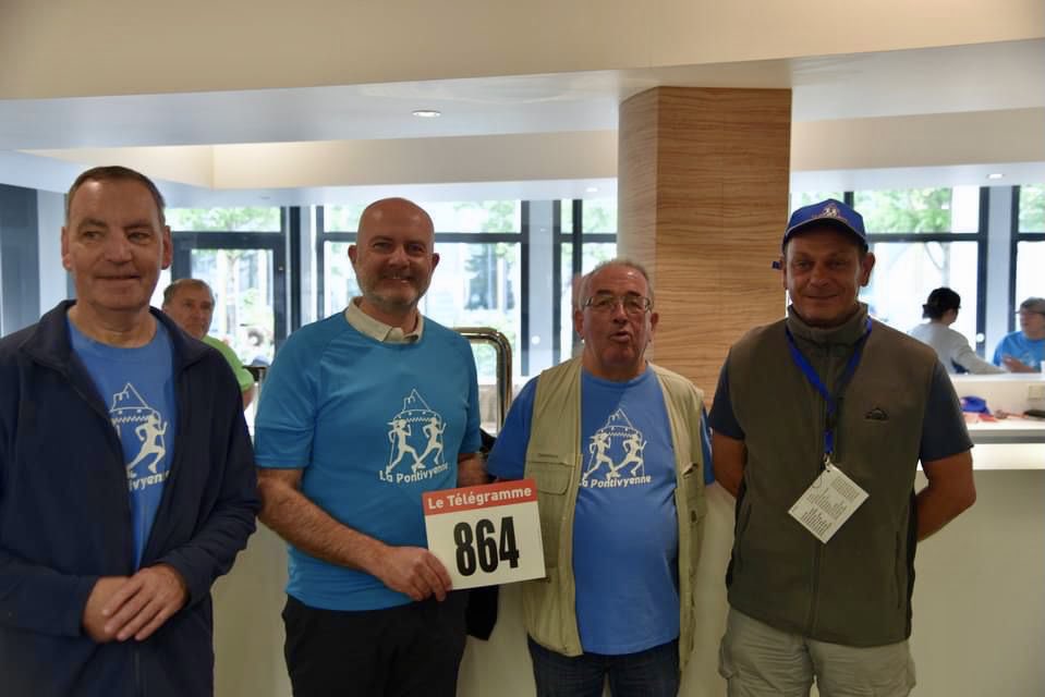 PERRAULT_QUERO's tweet photo. Vos conseillers départementaux étaient aux côtés des bénévoles et des sportifs pour la Pontivyenne 2022 . Merci au Président Alain Prie .
Marcher, Courir, pédaler pour la bonne cause de la lutte contre le cancer  💗 @laliguecancer 
bravo à celles et ceux mobilisés ´au quotidien. https://t.co/Cj7p0kZSQ6