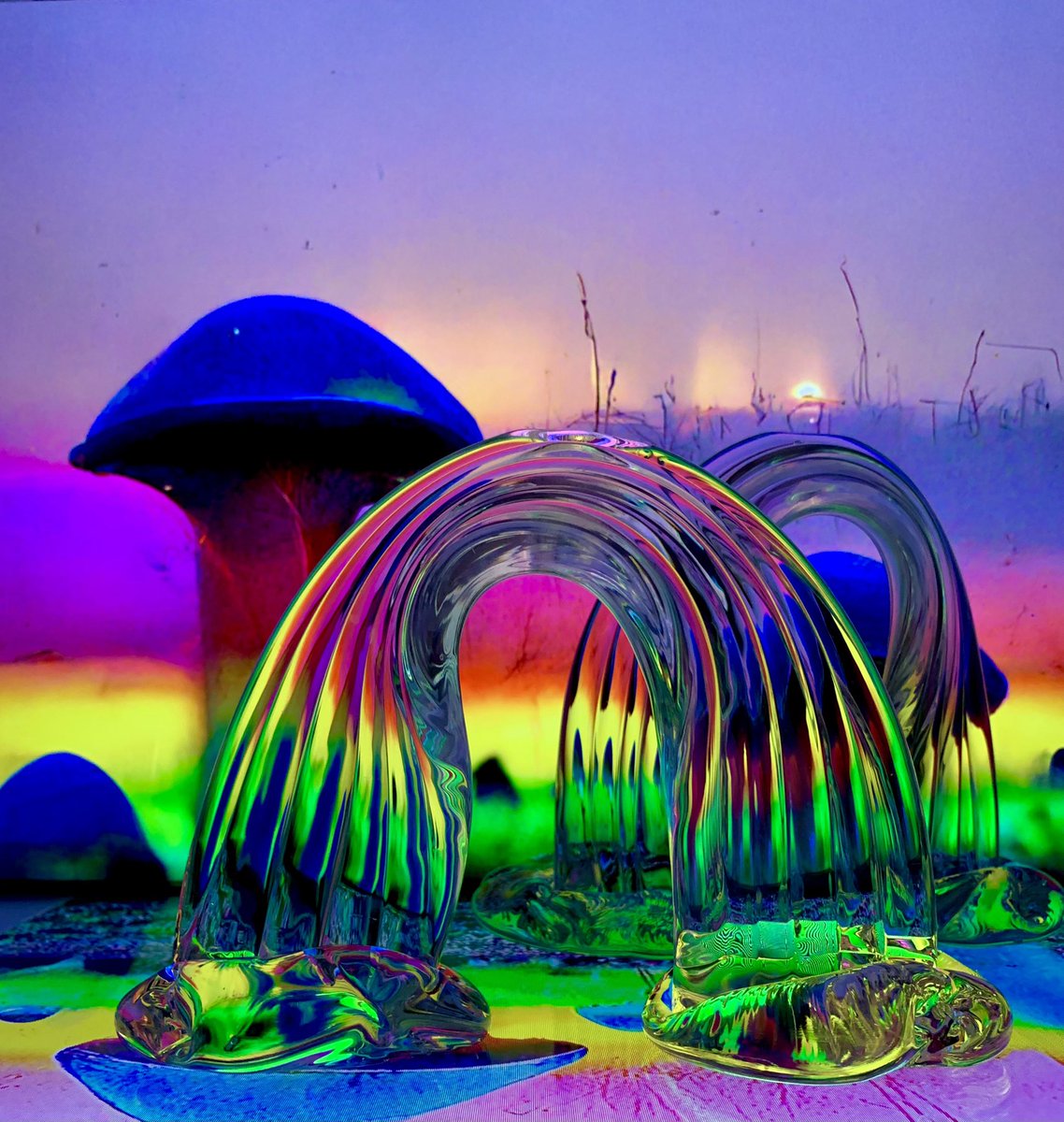 r0bp's tweet photo. #wip #glass #vgan 🌈🍄 https://t.co/ZZjCi7F7L8
