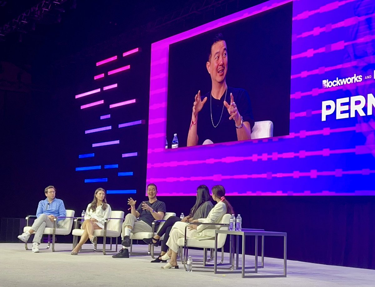 sh3k1n4h tweet media