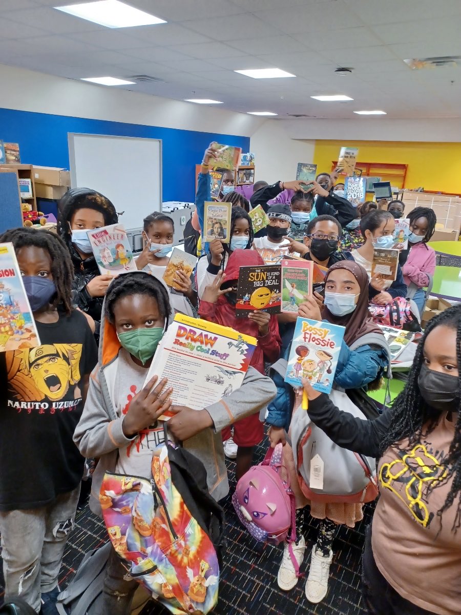 shayla_holeman's tweet image. We have been on a mission to support home libraries for each child. To date, we have given away 8,531 books. Thank you to all partners that helped make this happen! #HiveNation #GeniusMentality @overby_sheppard @RPS_Schools @LitLimo @ulasrocks1