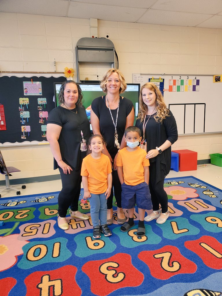 Tt is for Twin day! Or Triplet day in our case! #sorrickcougars #preklife #countdowntosummer <a href="/SorrickNPD117/">Sorrick Elementary</a>