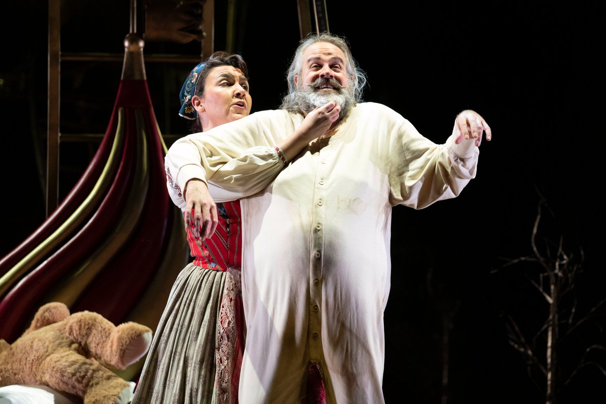 We're so excited to be at <a href="/ExeterNorthcott/">Exeter Northcott</a> this week! Our own <a href="/AmyJPayne/">Amy J Payne</a>, who plays Amelfa in 'The Golden Cockerel', was on <a href="/SoundartRadio/">Soundart Radio</a> this afternoon talking about our upcoming visit from Wednesday to Saturday🌟

🎟️: englishtouringopera.org.uk/whats-on