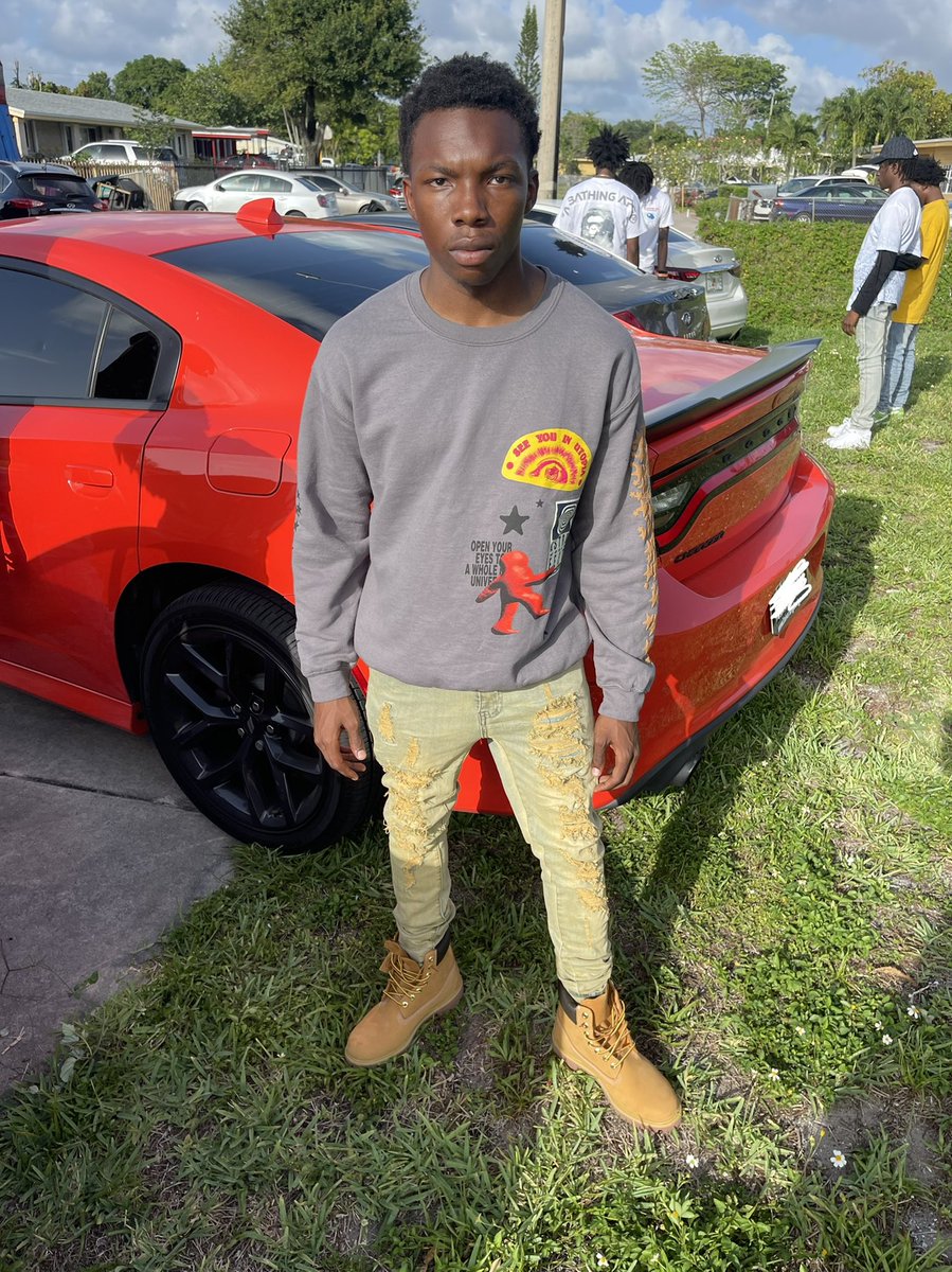 Peter6ug's tweet photo. Life ainโt fair so stop crying, gotta take a risk how many niggas u seen win without trying ๐คง #LLTRELL๐
FMOIG: @bugplaychy https://t.co/PsNzhOvvpB