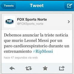 FutActualizado's tweet photo. 🪦☠️ El día que Fox Sports declaró MUERT0 a MESSI
En 2012, Fox Sports subió un tweet confirmando el fallecimiento de Leo Messi por un "Paro Cardiorespiratorio" en un entrenamiento. Minutos más tarde fue borrado y dijeron que los habían hackeado pero ya había recorrido el mundo. https://t.co/Rp1B7fRVdW