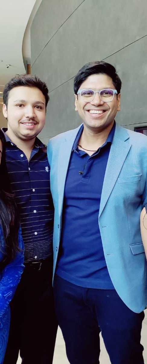 DevVerm25945787's tweet photo. With @peyushbansal 💙 Can't express yesterday in simple words. ✌️🤟 
#lenskart #lenskarttribe #hallofframes #peyushbansal @peyushbansal @amangupta0303 #lenskart #Frameswingames #Andaaz https://t.co/AWuXGo3OWk