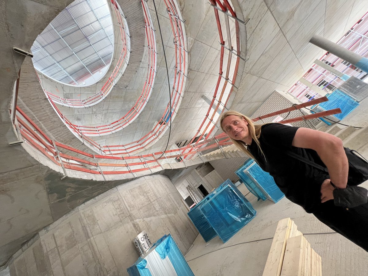 Inside the new science building „Der Simulierte Mensch“ - checking out 4th floor, the tissue level, future home of facilities for microscopy and OoC.