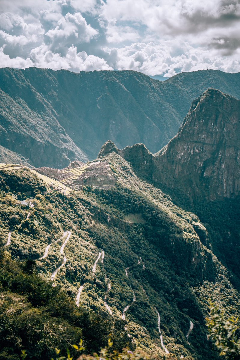 amanda_wanders's tweet photo. Look at that windy ass bus road to get to Machu Picchu. 😳

I loved it but I do believe some people were getting a little motion sickness. https://t.co/qHfEPEDCSg