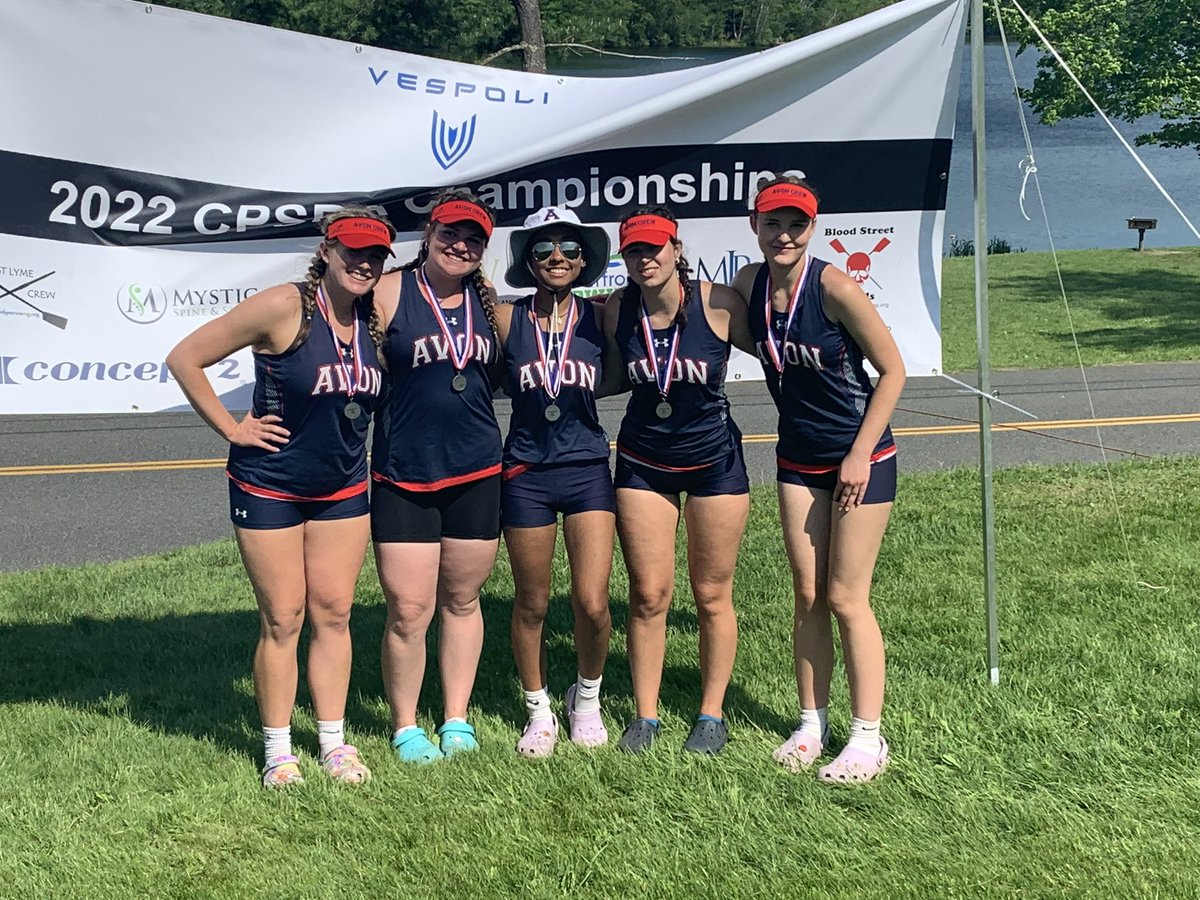BFLO89's tweet photo. @CoachKostal And let’s not forget the girls…taking silver! https://t.co/guzmFWpkKC