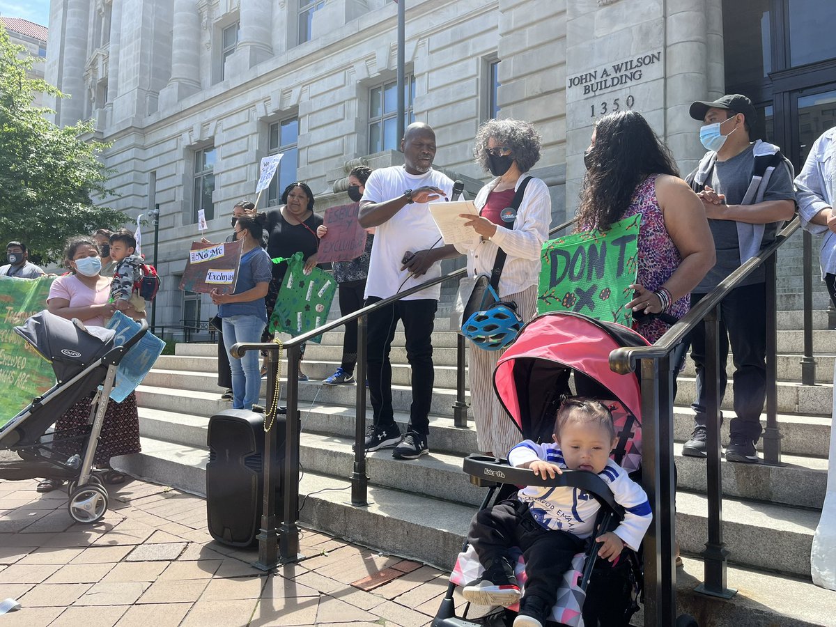 BethG_DC's tweet photo. @MurielBowser $160 million for excluded workers so we all can survive this crisis. Excluded workers are also essential workers. #dontexcludeme https://t.co/B9fCzuSFkG