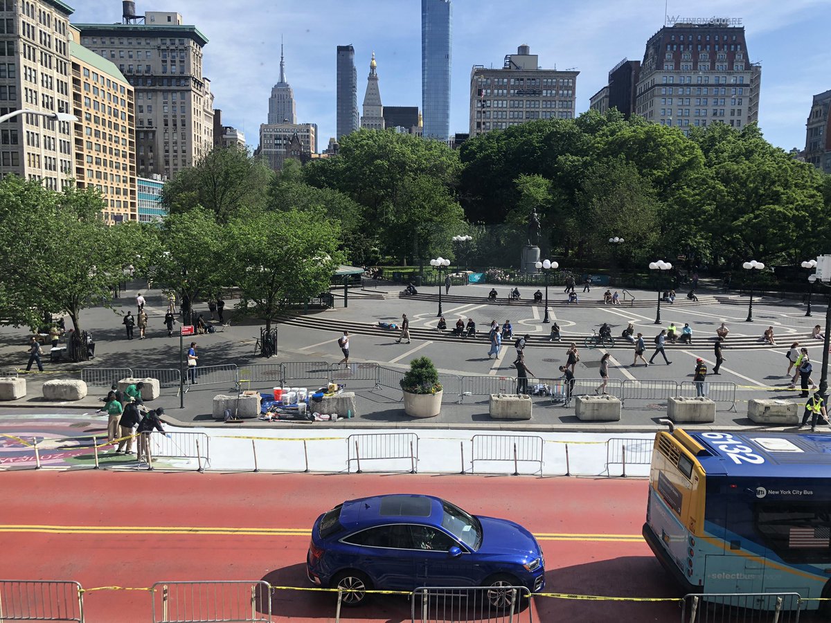 MikeLydon's tweet photo. Underway: “Ripples of Peace + Calm” by Brooklyn-based artist Ji Yong Kim for @UnionSquareNY. Come by all week to see the progress! https://t.co/RXlONtyTiM