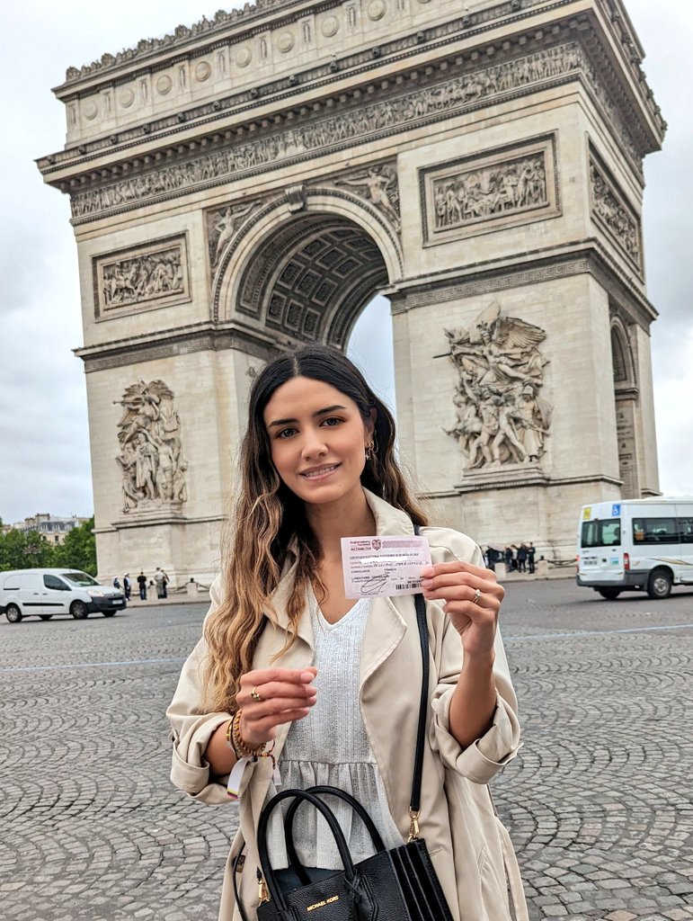 _GillianMg's tweet photo. Desde París ya le cumplimos al #CambioEnPrimera. Invitamos a toda la colombianidad en el exterior a votar masivamente desde hoy hasta el 29 de mayo. #PetroPresidente #FranciaVicepresidenta https://t.co/w7QLYpUUKj
