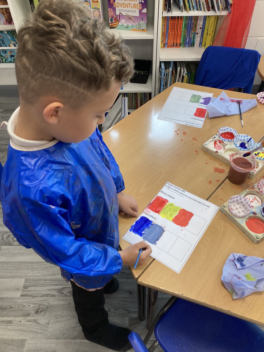 DeltaCravenY2's tweet photo. We then created our own warm and cold colours, building upon the understanding of tints and shades that we have previously learned!  🎨 @DeltaCraven https://t.co/qHdHJUtxkz