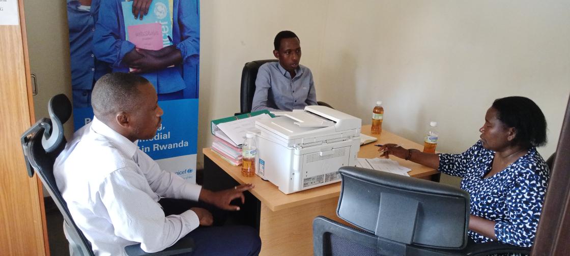 NyagatareNyc's tweet photo. Uyu munsi mu Karere twakiriye Umukozi muri @YouthCultureRW yaje kugenzura uburyo amafaranga ya #Earmarked Budget Transfer ikoreshwa. Igikorwa cyabereye ku Youth Center Nyagatare. Yari kumwe na NYC District Coordinator,YSC,YegoCenter Coordinator . https://t.co/A1T87Zdsfz