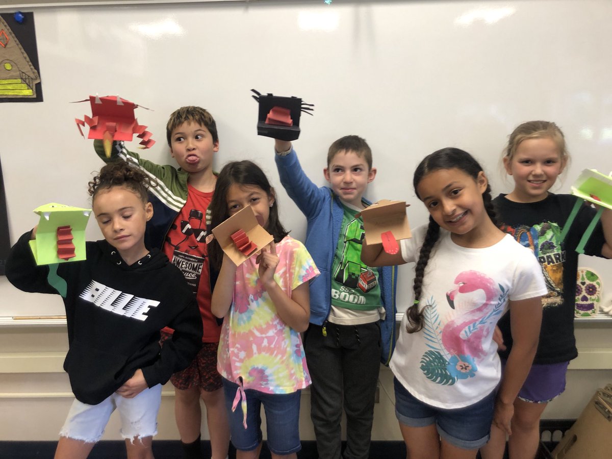 preletzBASDart's tweet photo. Puppets ⁦@MillerHeightsES⁩!!! #basdarts https://t.co/yeJyiP32A1