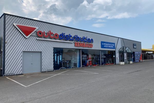 autoinfos's tweet image. #PartsHoldingEurope (PHE) a dépassé les 2 milliards d’euros de chiffre d’affaires en 2021. Détenteur d’#Autodistribution et d’#Oscaro, le groupe PHE est en cours d’acquisition par D’Ieteren Group
auto-infos.fr/article/parts-…