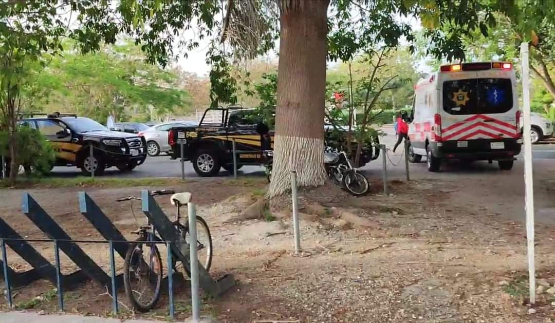 #EnRedes I Una joven es atacada es parque mientras hacía ejercicio en el  parque Bepensa al poniente de la capital yucateca.  

Según reportes el sujeto la habría golpeado e intentó llevarla al monte; la víctima habría logrado  soltarse y corrió para buscar ayuda.