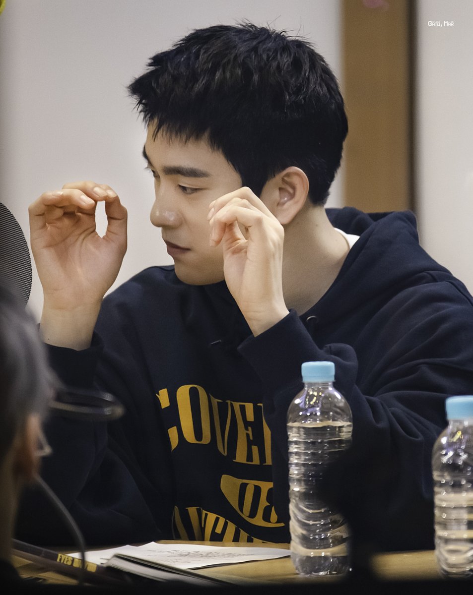 94XCIV94's tweet photo. 220523 보고 또 봐도 #GOT7 #진영 #JINYOUNG https://t.co/C5AH4rfUJT