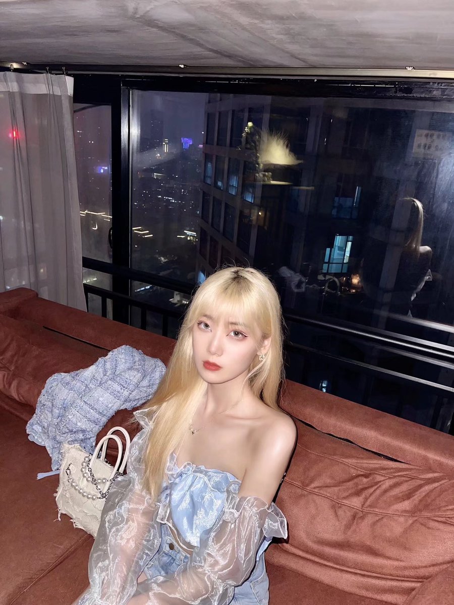 587ppe's tweet photo. 网友投稿反差母狗 https://t.co/PXF8S0a0X0